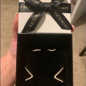 Victoria’s Secret earring and bracelet set